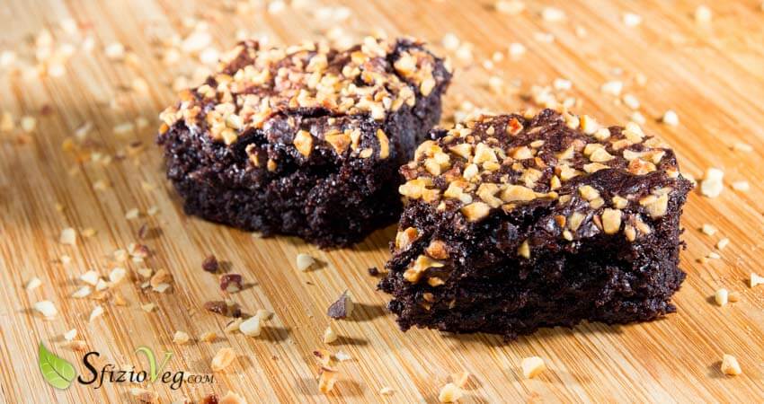 Brownies vegan con granella di nocciole