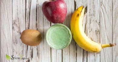 Frullato di mele kiwi e banane con alga spirulina 4