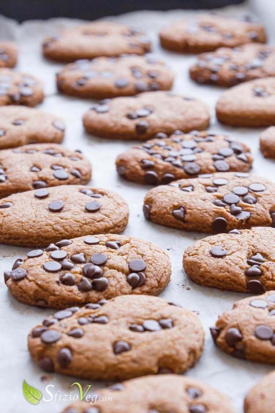 Biscotti con gocce di cioccolato senza burro e senza uova
