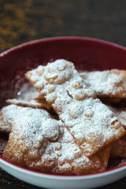 Chiacchiere di carnevale vegane: la ricetta perfetta